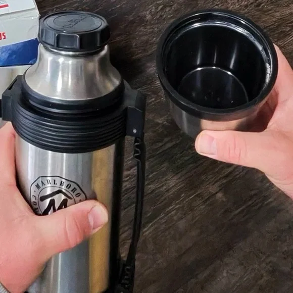 Marlboro Country Store Thermos Silver and Black Insulated Flask - Picture 3 of 6